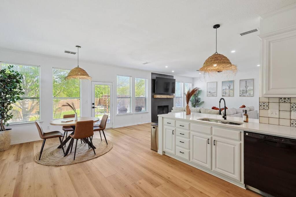 Villa Wellness Oasis 5Br W Pool + Huge Yard + Fire Pit Sachse Exterior foto