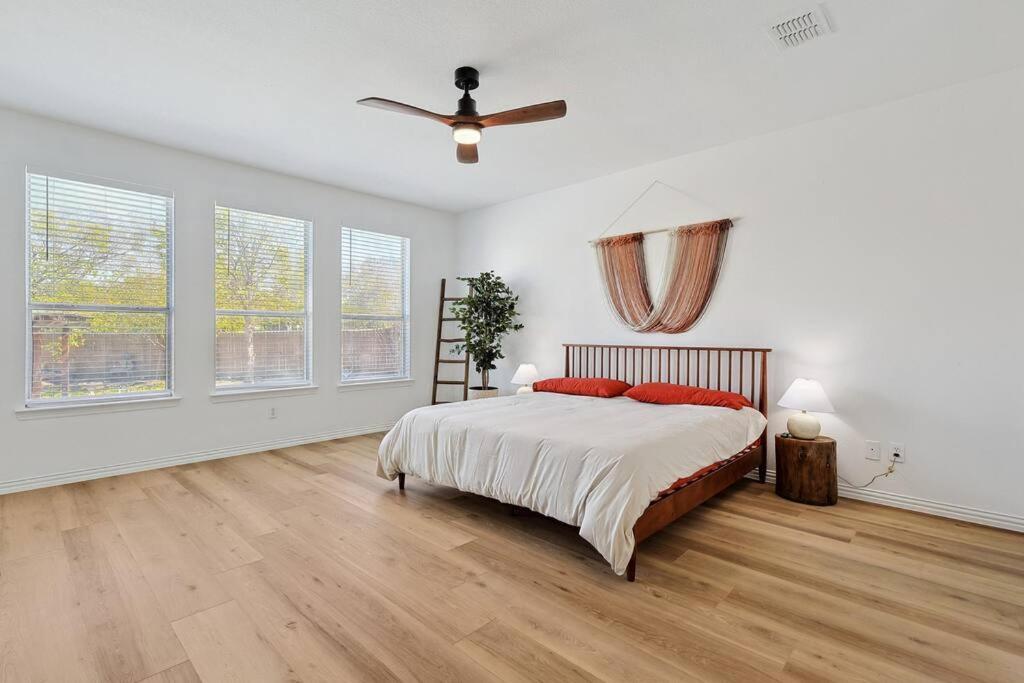 Villa Wellness Oasis 5Br W Pool + Huge Yard + Fire Pit Sachse Exterior foto