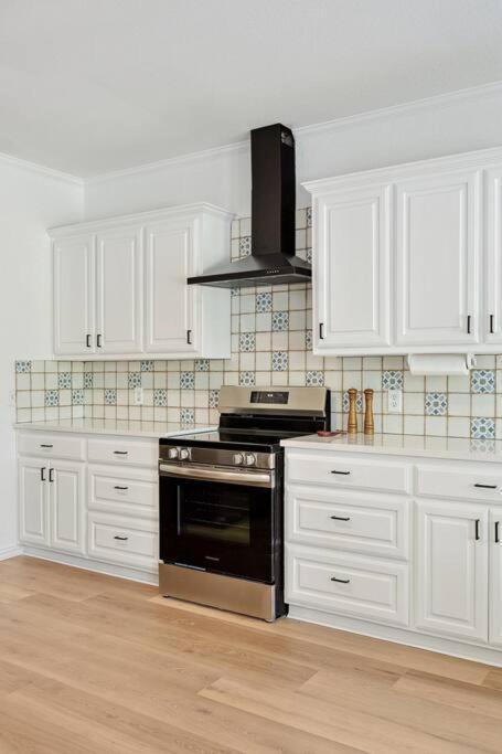 Villa Wellness Oasis 5Br W Pool + Huge Yard + Fire Pit Sachse Exterior foto
