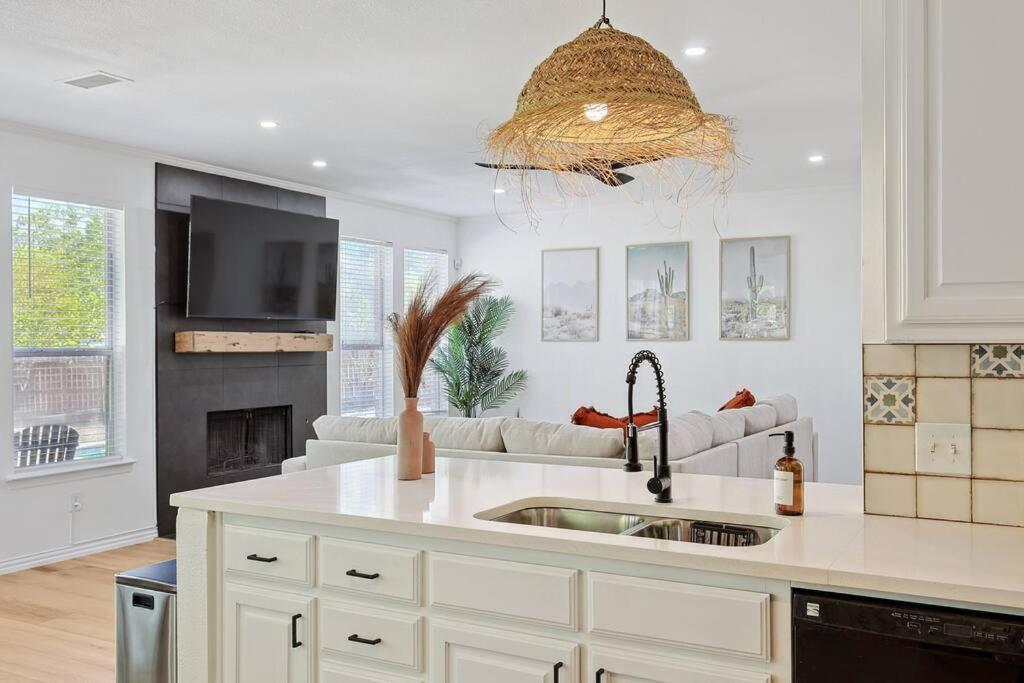 Villa Wellness Oasis 5Br W Pool + Huge Yard + Fire Pit Sachse Exterior foto