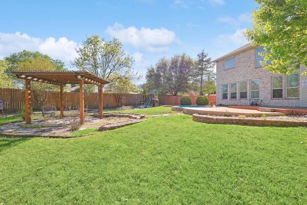 Villa Wellness Oasis 5Br W Pool + Huge Yard + Fire Pit Sachse Exterior foto